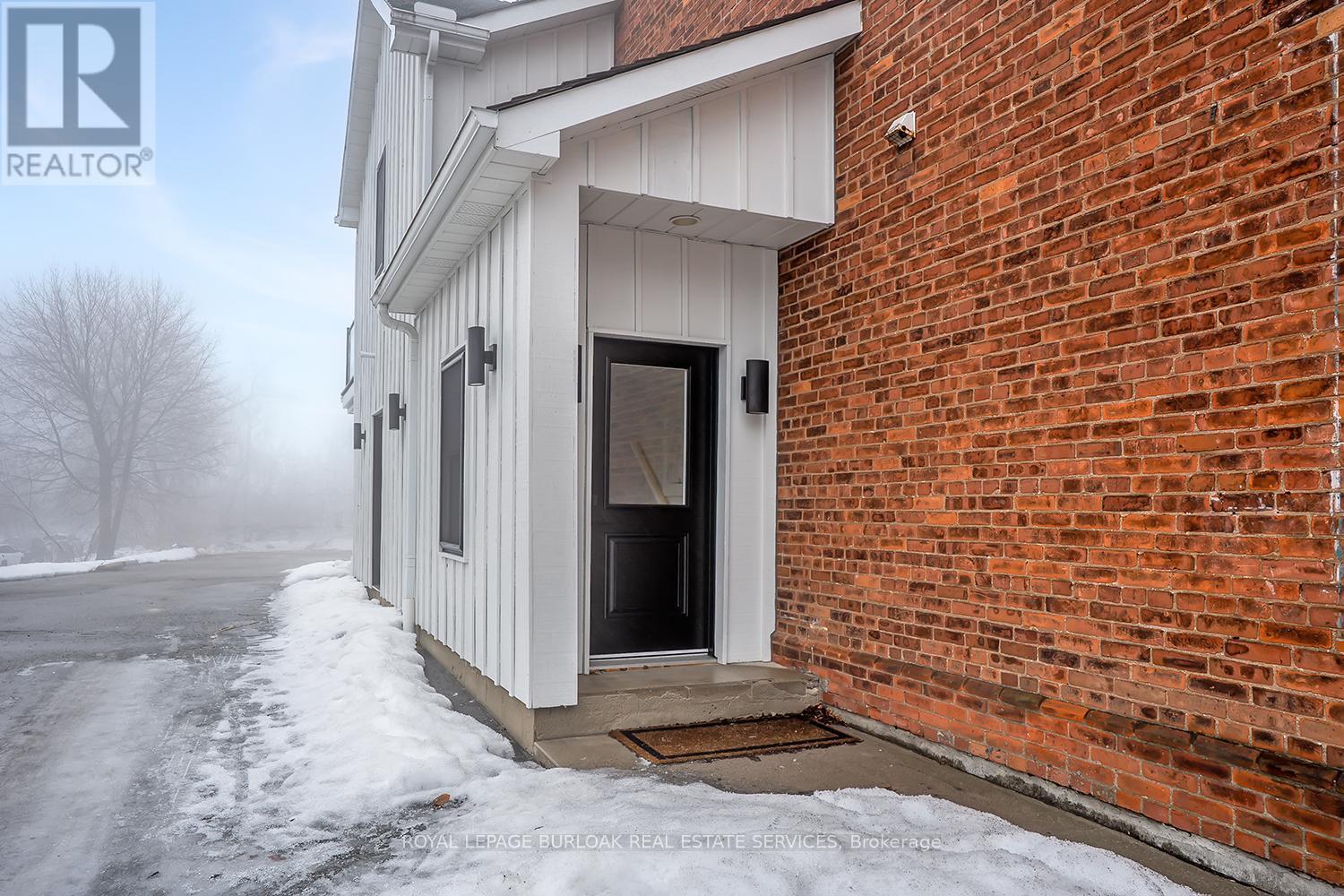 201 - 284 Wilson Street E, Hamilton, Ontario  L9G 2B9 - Photo 2 - X12748776