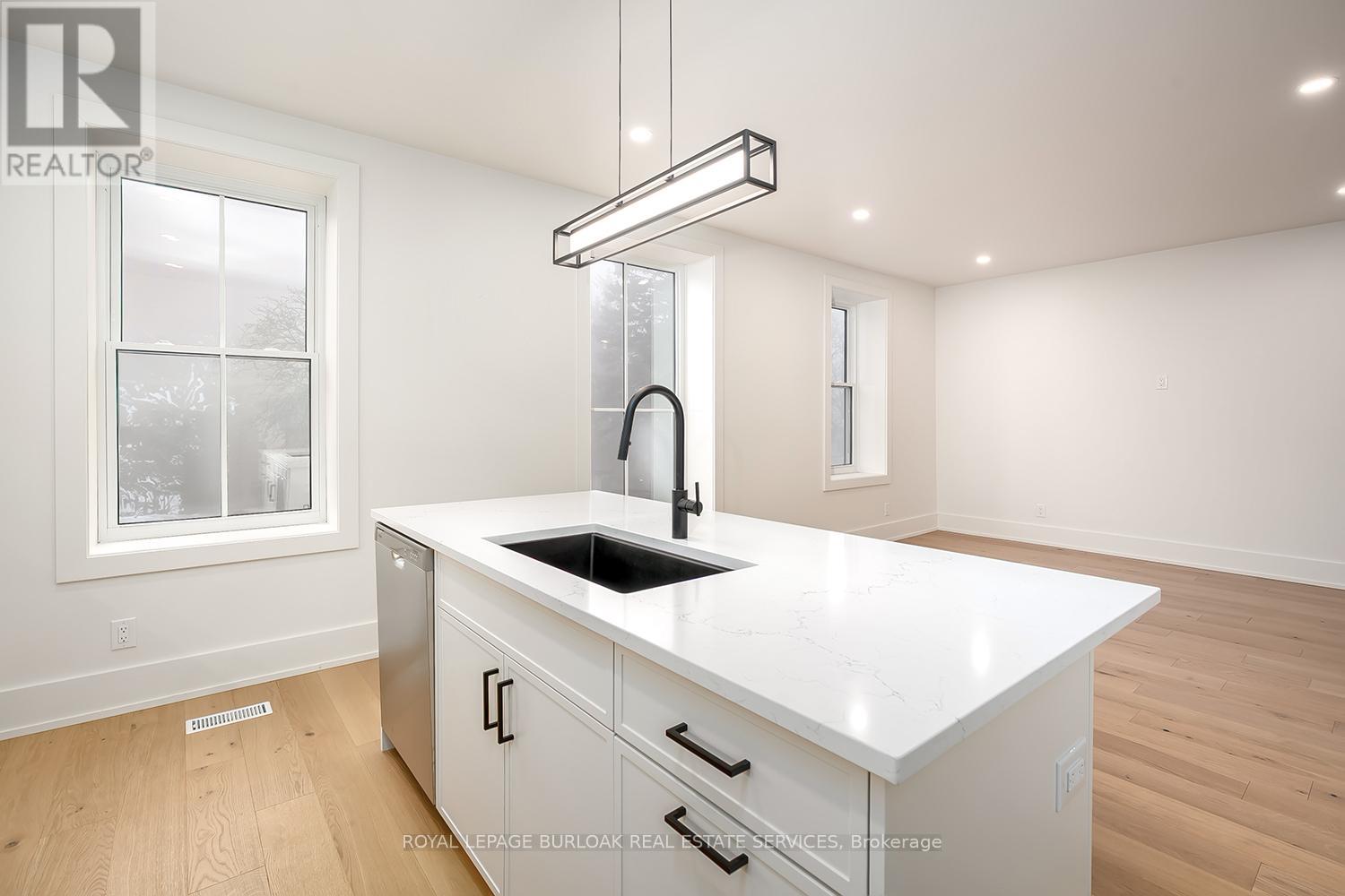 201 - 284 Wilson Street E, Hamilton, Ontario  L9G 2B9 - Photo 9 - X12748776