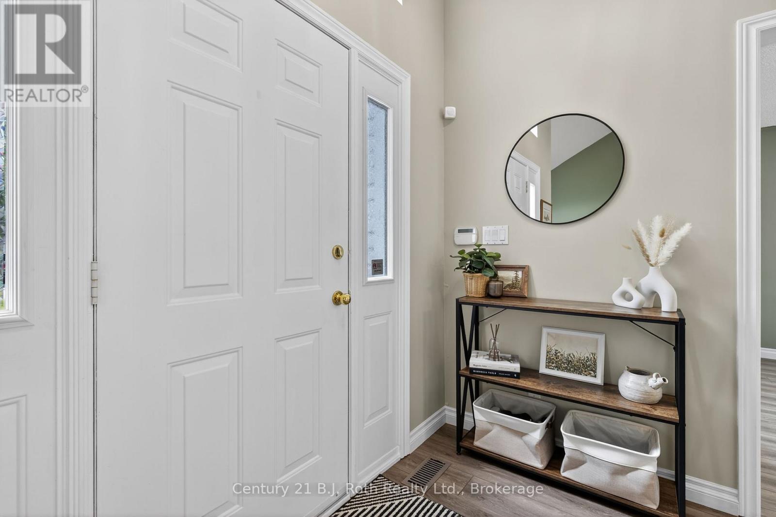 83 Wozniak Road, Penetanguishene, Ontario  L9M 1W6 - Photo 4 - S12665460