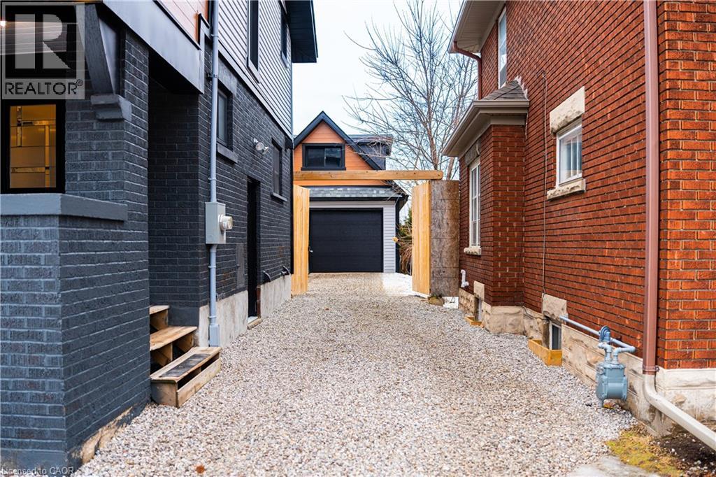 35 Stirling Avenue N, Kitchener, Ontario  N2H 3G4 - Photo 4 - 40810783