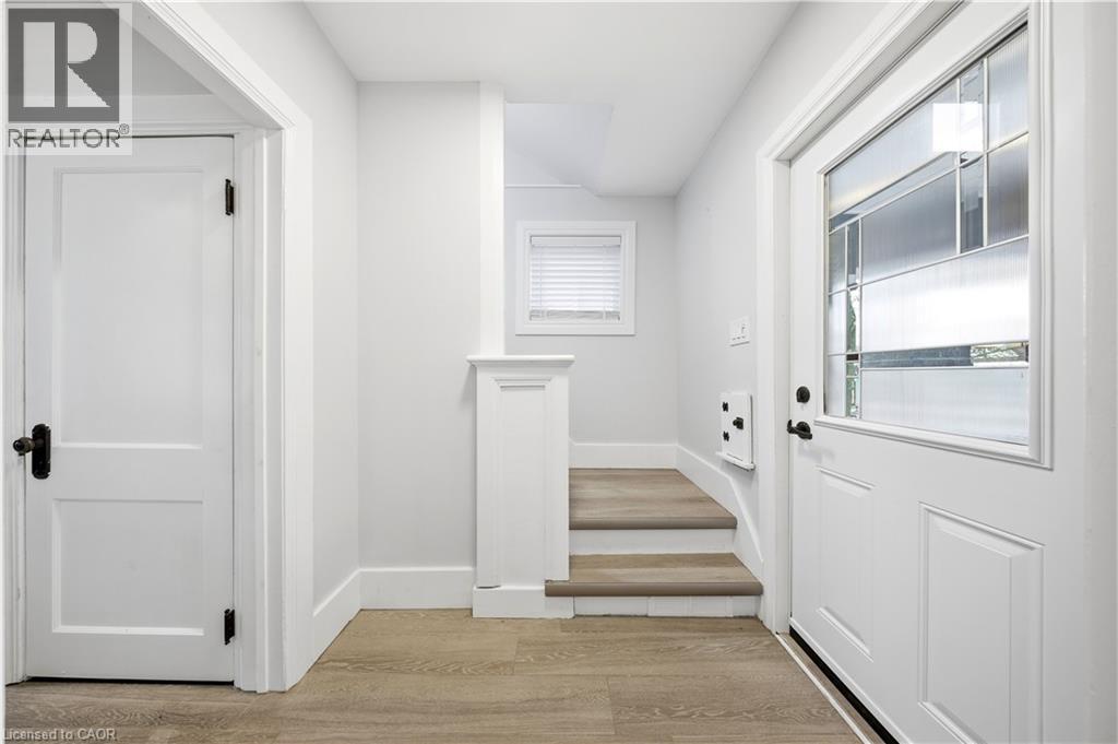 35 Stirling Avenue N, Kitchener, Ontario  N2H 3G4 - Photo 9 - 40810783