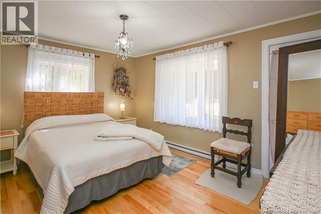 245 Saint-Pierre E Boulevard, Caraquet, New Brunswick  E1W 1B1 - Photo 24 - NB131309
