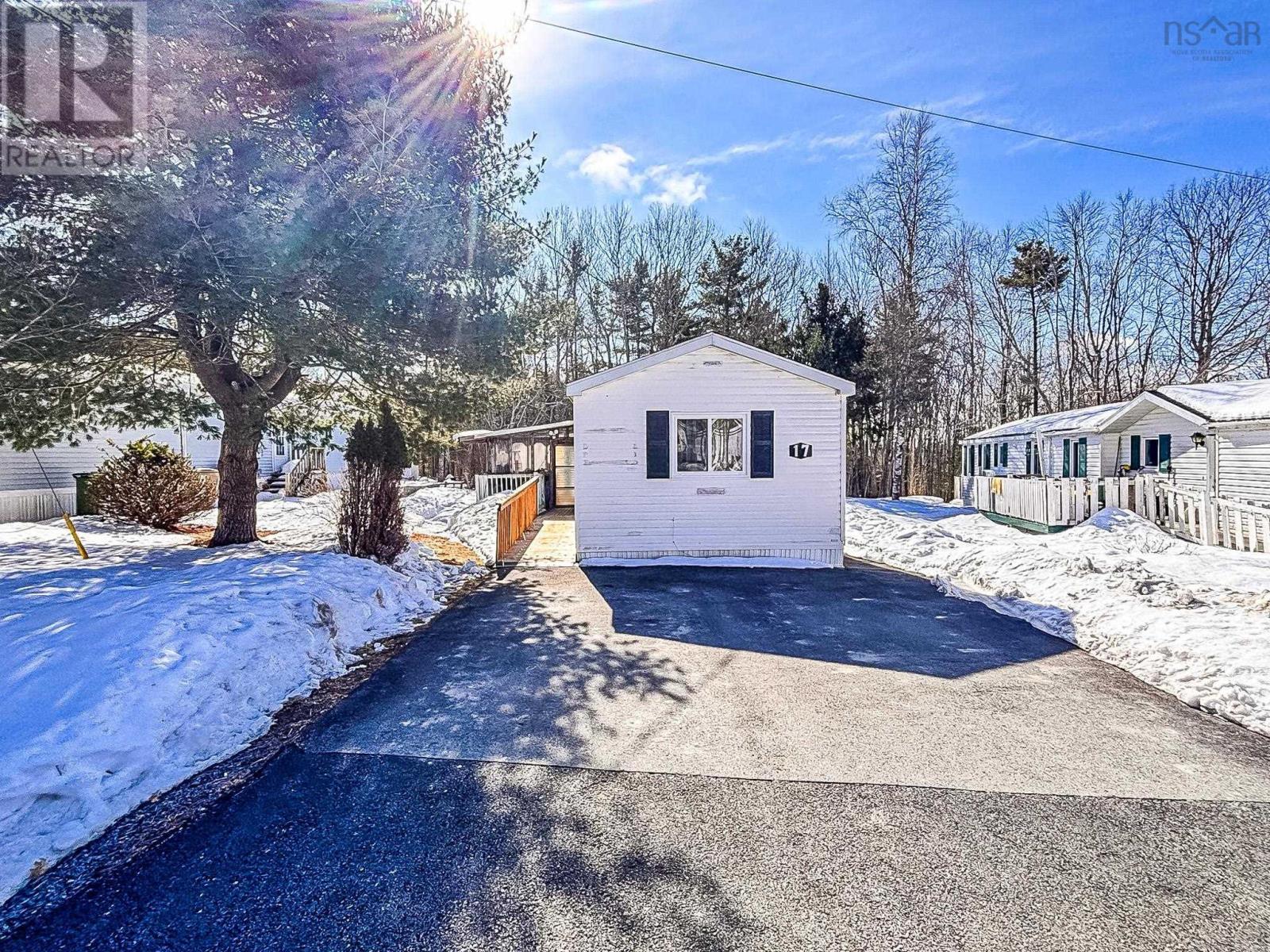 17 Summer Crescent, Bridgewater, Nova Scotia  B4V 3G3 - Photo 11 - 202604216