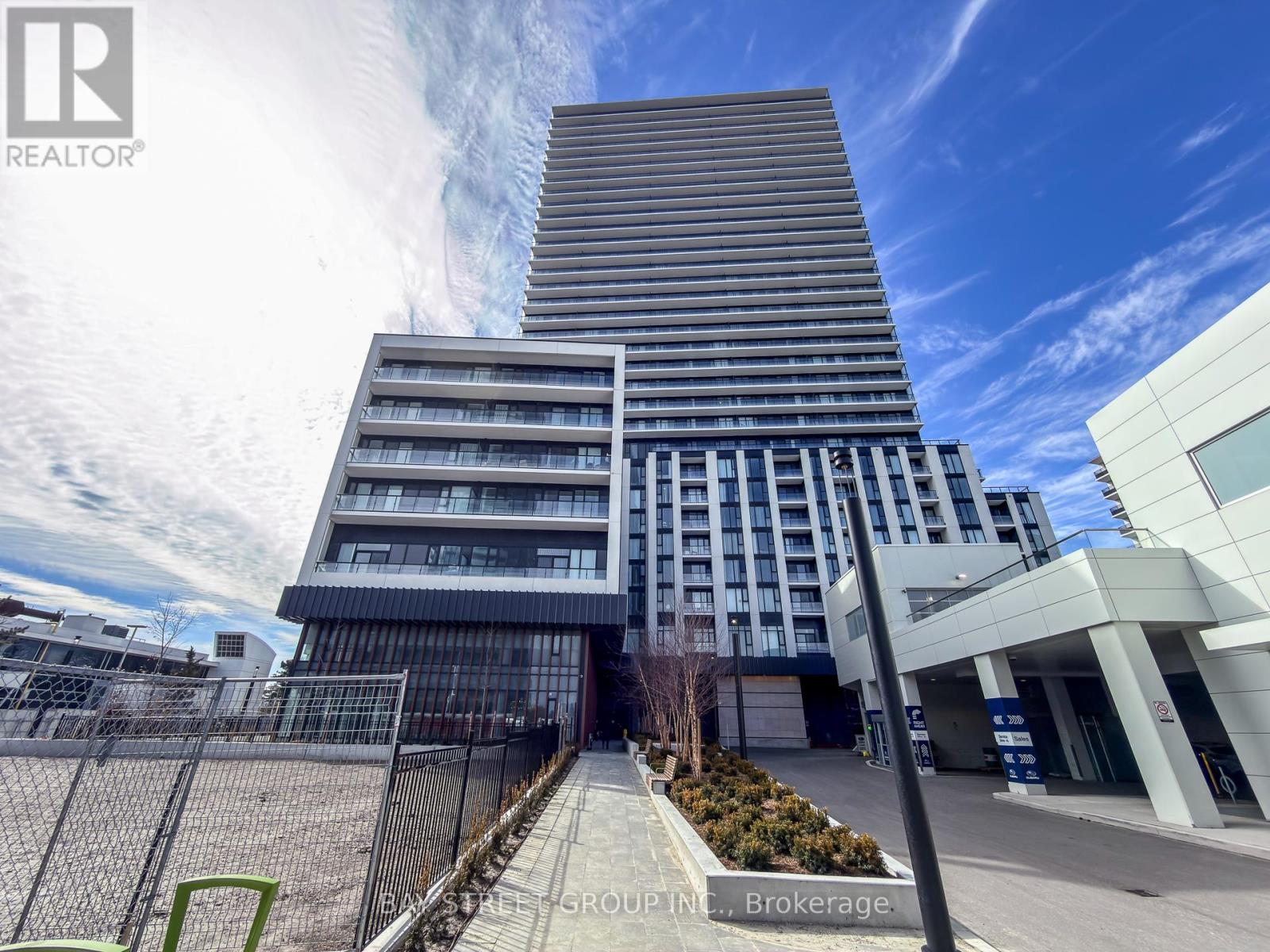 2005 - 5858 YONGE STREET, Toronto, Ontario