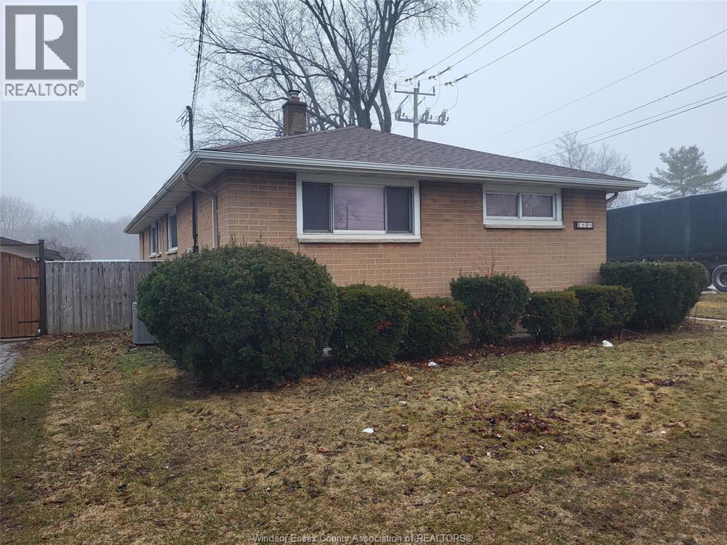 1898 Jefferson Boulevard, Windsor, Ontario  N8T 2V8 - Photo 2 - 26004889