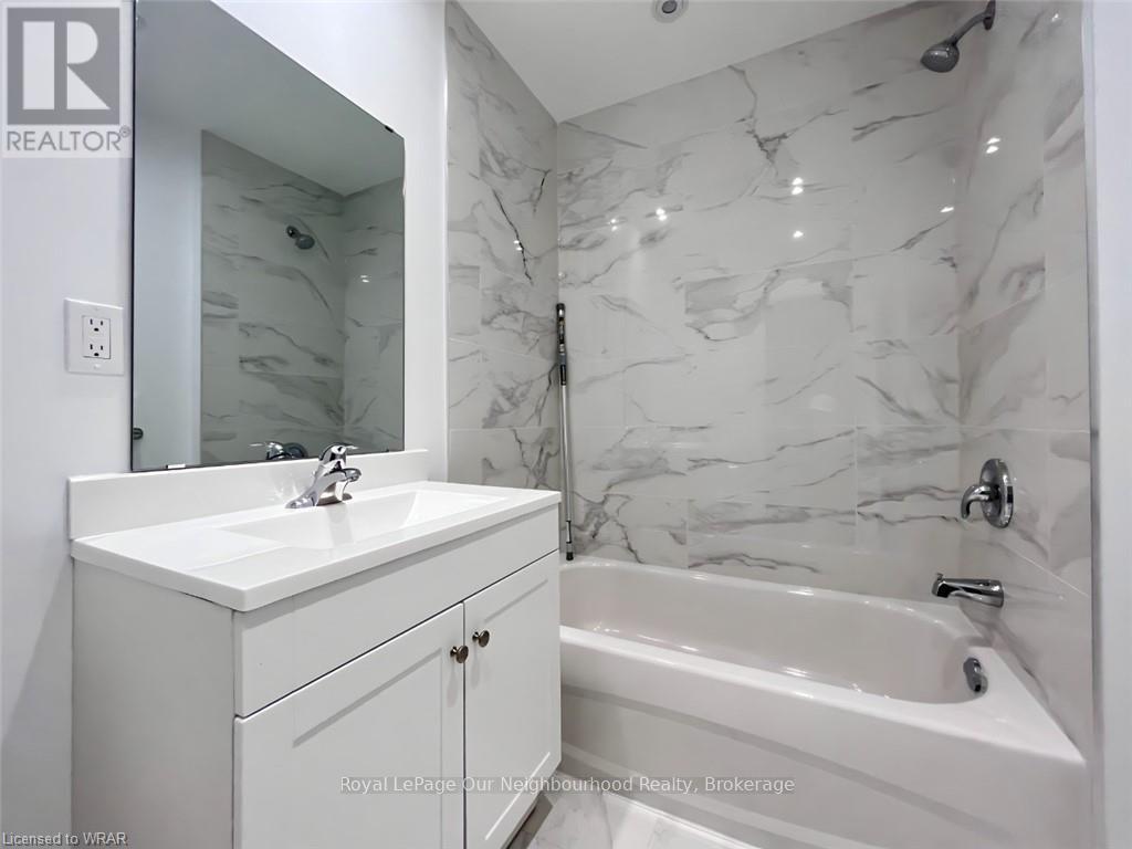 146 Bartlett Avenue, Toronto, Ontario  M6H 3G1 - Photo 22 - W12865348