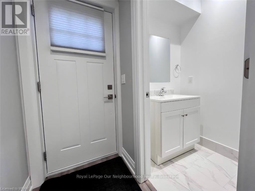 146 Bartlett Avenue, Toronto, Ontario  M6H 3G1 - Photo 25 - W12865348