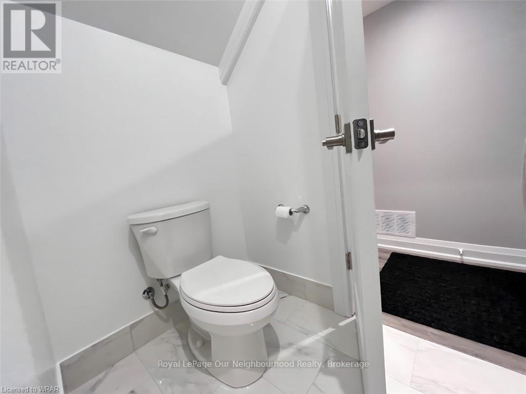 146 Bartlett Avenue, Toronto, Ontario  M6H 3G1 - Photo 26 - W12865348
