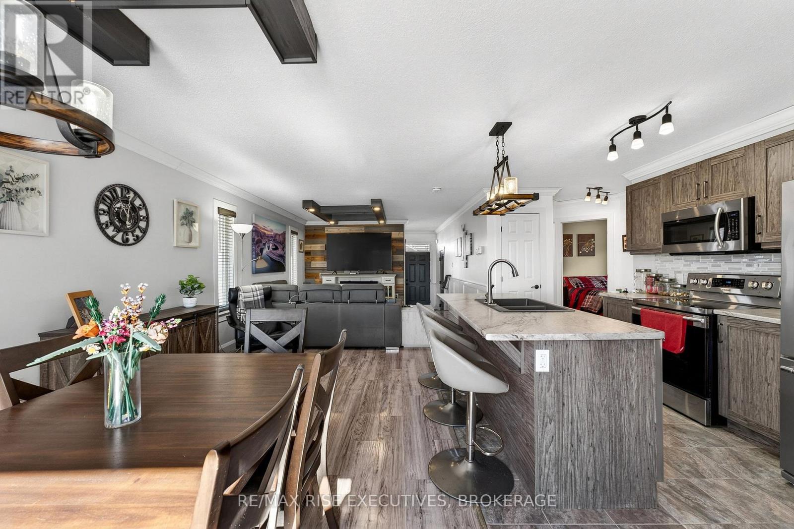 130 Brennan Crescent, Loyalist, Ontario  K0K 2H0 - Photo 13 - X12865256