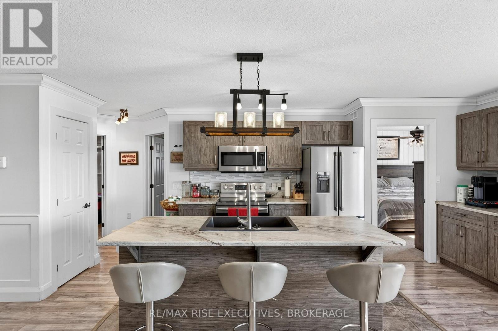 130 Brennan Crescent, Loyalist, Ontario  K0K 2H0 - Photo 14 - X12865256