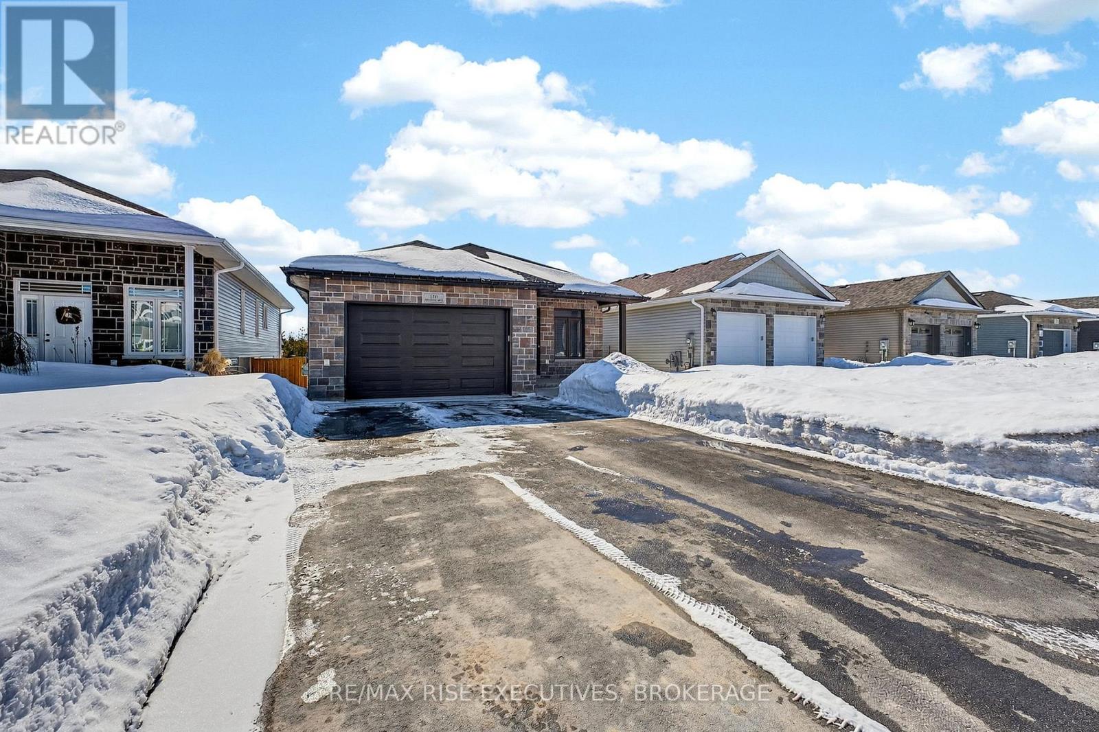 130 Brennan Crescent, Loyalist, Ontario  K0K 2H0 - Photo 3 - X12865256