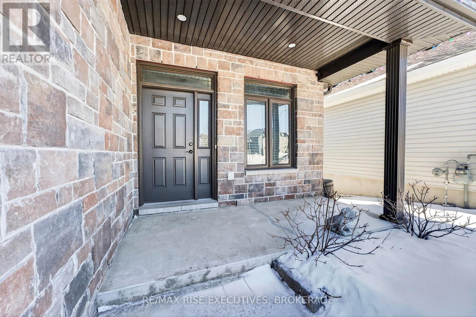 130 Brennan Crescent, Loyalist, Ontario  K0K 2H0 - Photo 4 - X12865256