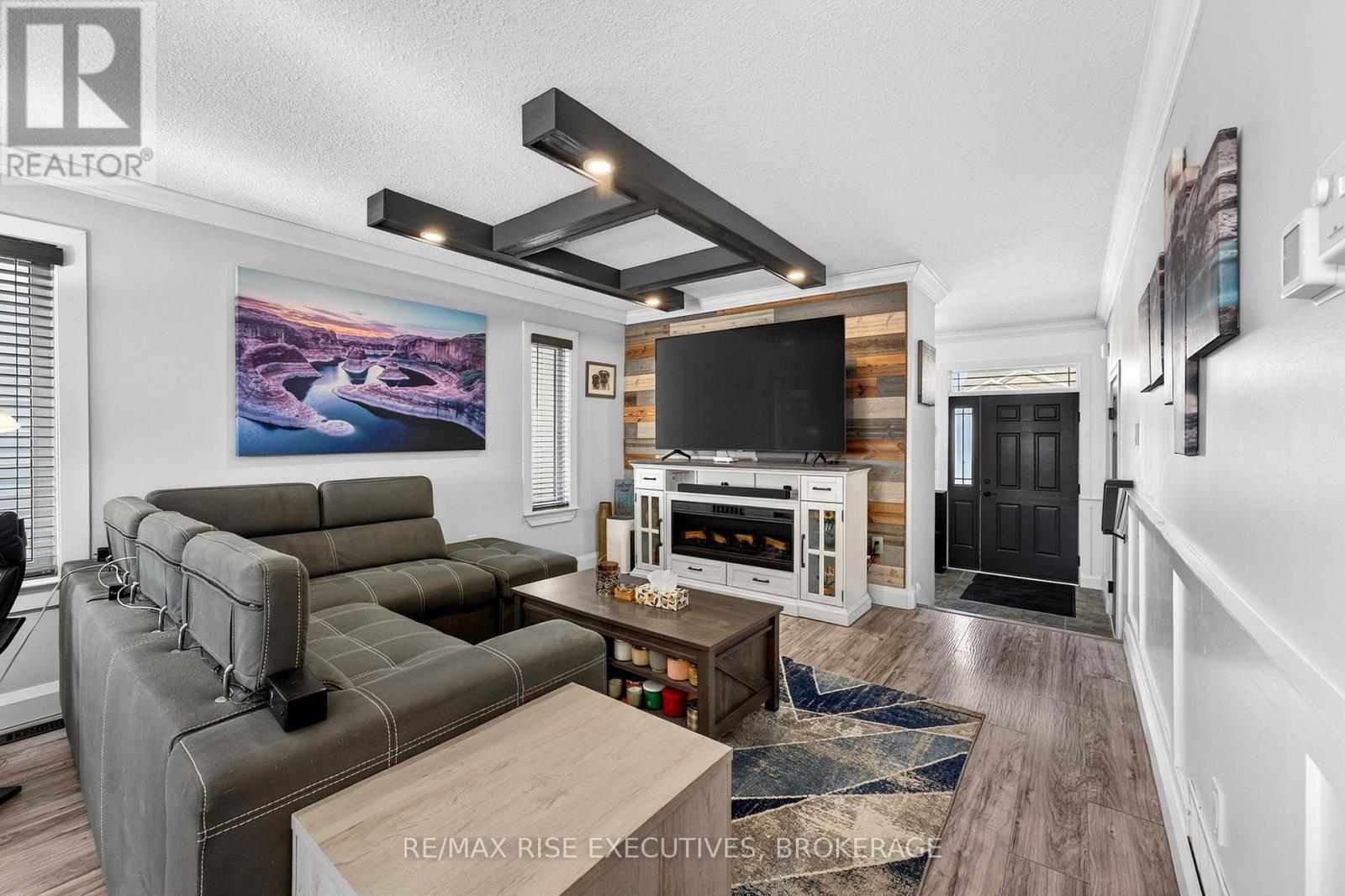 130 Brennan Crescent, Loyalist, Ontario  K0K 2H0 - Photo 8 - X12865256