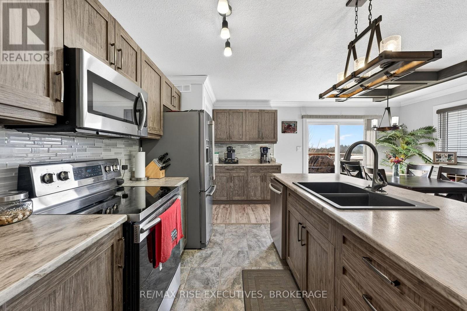 130 Brennan Crescent, Loyalist, Ontario  K0K 2H0 - Photo 9 - X12865256