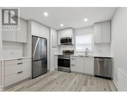 4 - 35 THIRD STREET, Toronto, Ontario