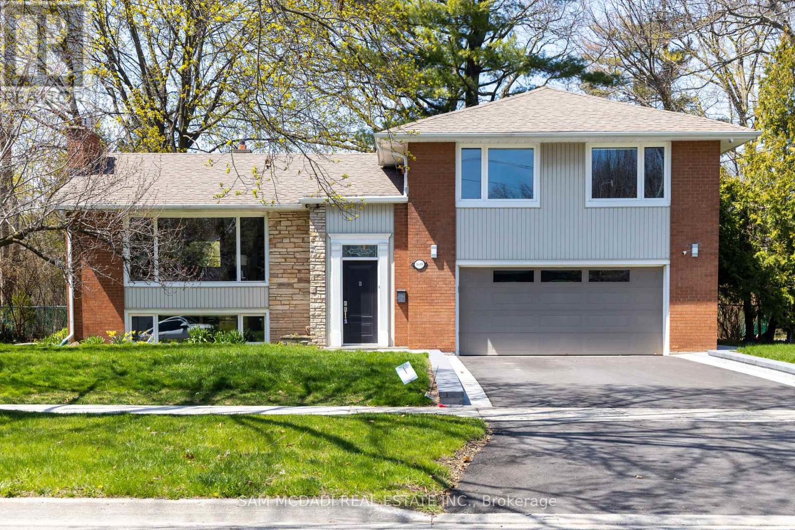 1639 TRUSCOTT DRIVE, Mississauga, Ontario