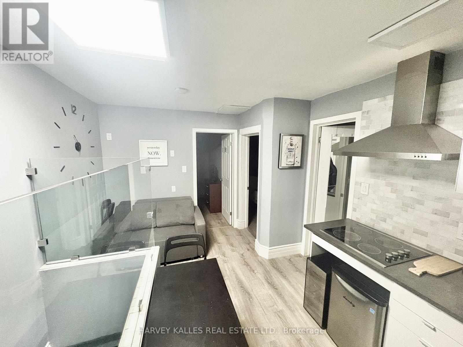 2 - 11 Saint Patricks Square, Toronto (Kensington-Chinatown), Ontario  M5T 1W8 - Photo 2 - C12839602