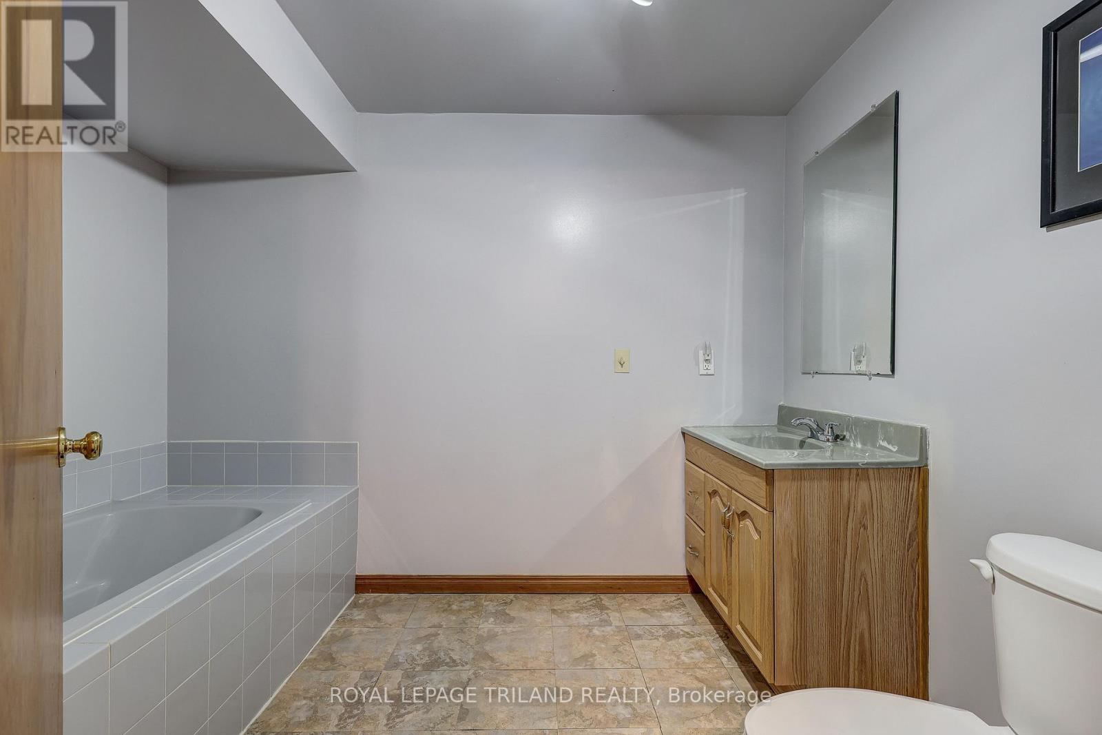 378 Highview Drive, St. Thomas, Ontario  N5R 5Z5 - Photo 24 - X12865210