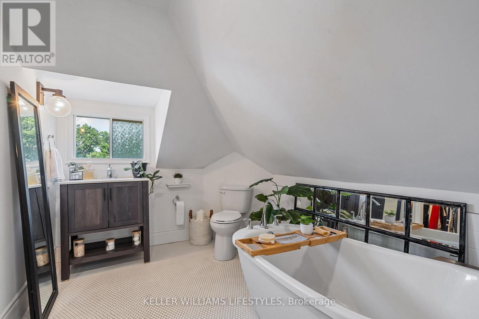 18 Sycamore Street, London East, Ontario  N5Z 1K7 - Photo 39 - X12865252