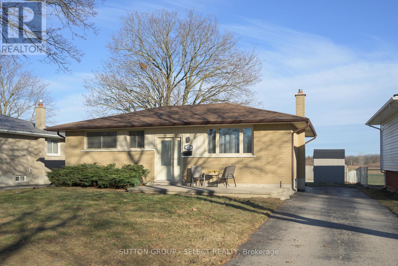 47 APONI CRESCENT, London East, Ontario