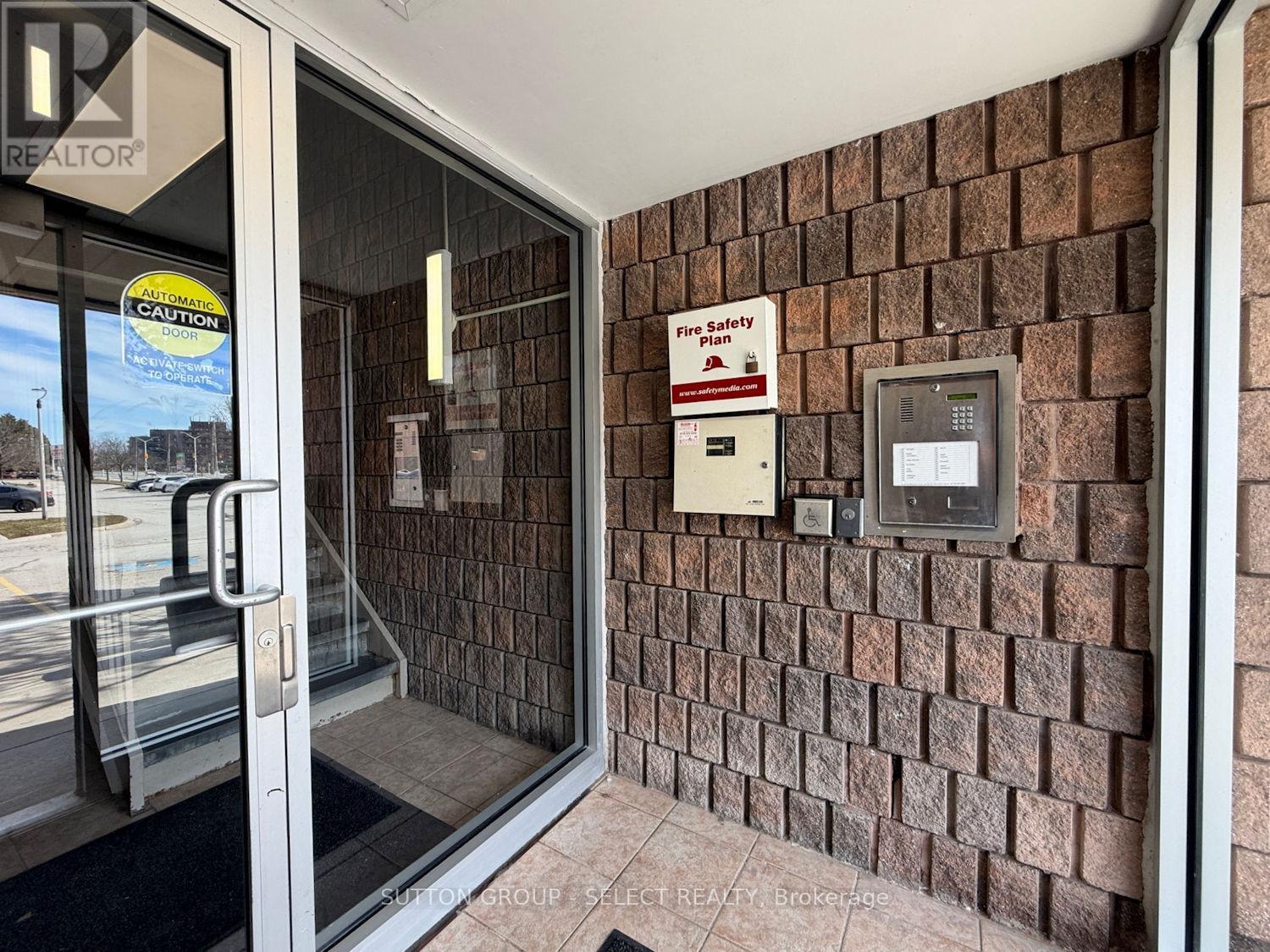 103 - 1584 Ernest Avenue, London South, Ontario  N6E 1X9 - Photo 2 - X12865398