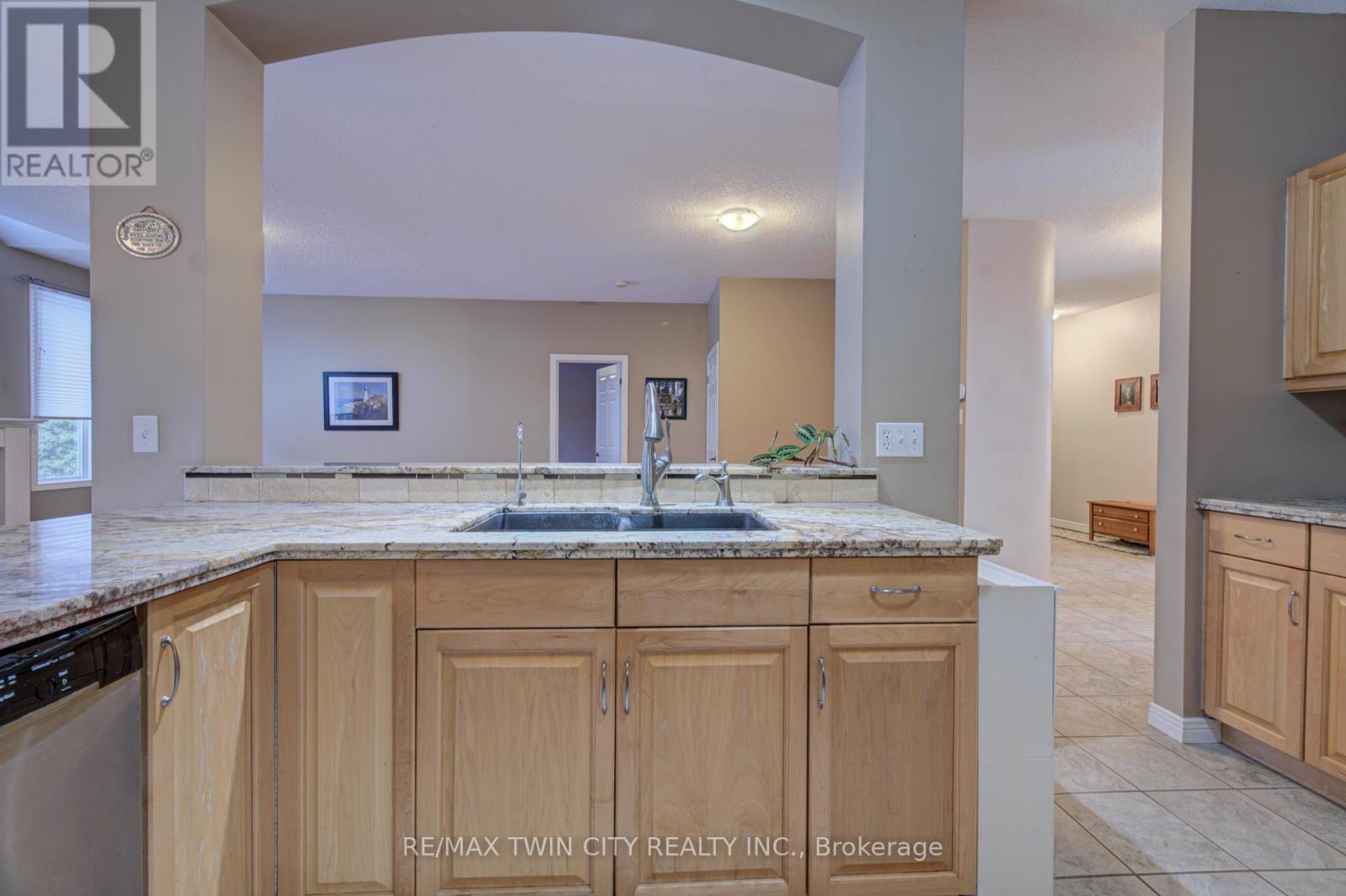 11 Carolinian Lane, Cambridge, Ontario  N1S 5B5 - Photo 15 - X12865058