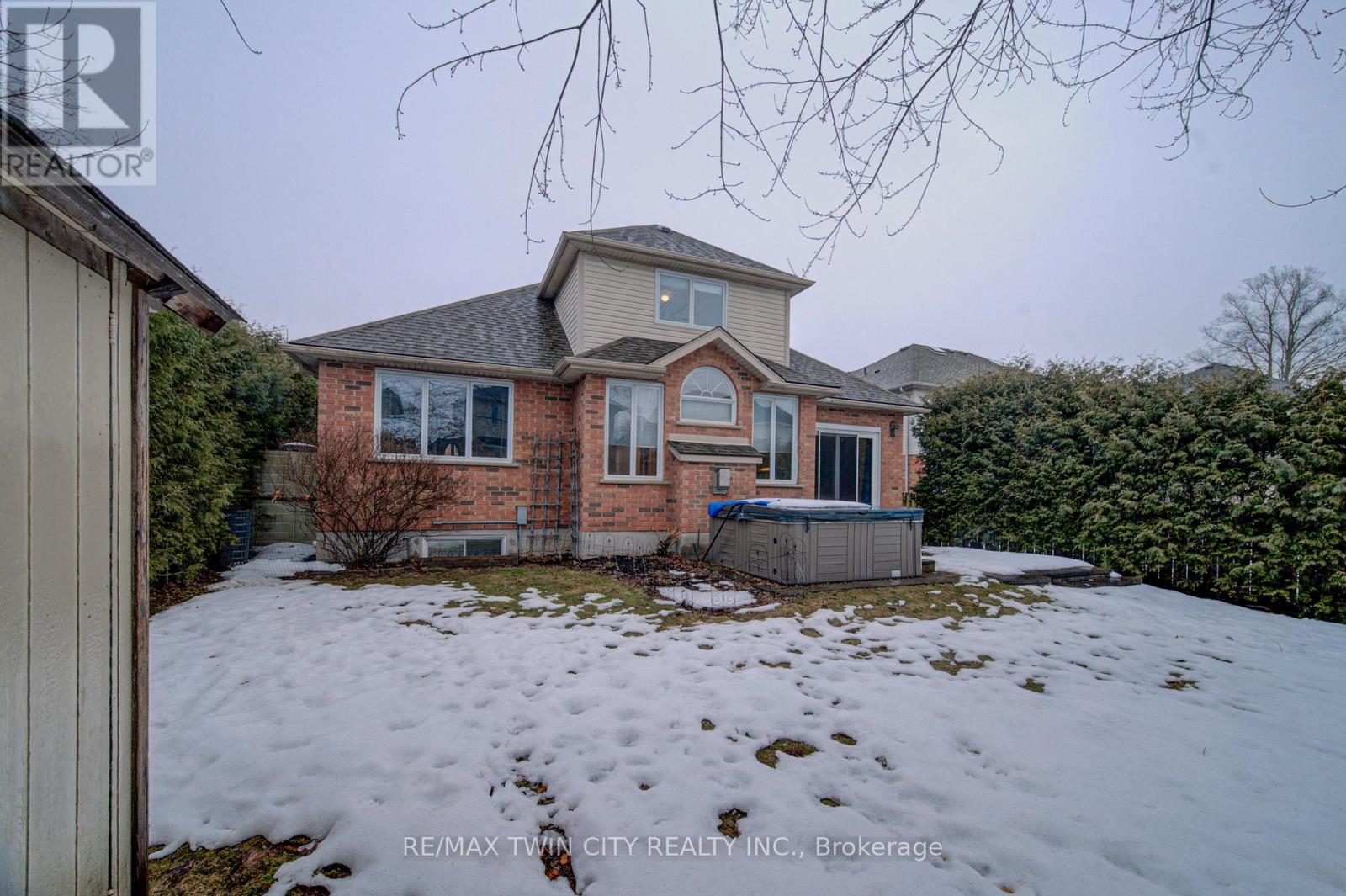 11 Carolinian Lane, Cambridge, Ontario  N1S 5B5 - Photo 40 - X12865058