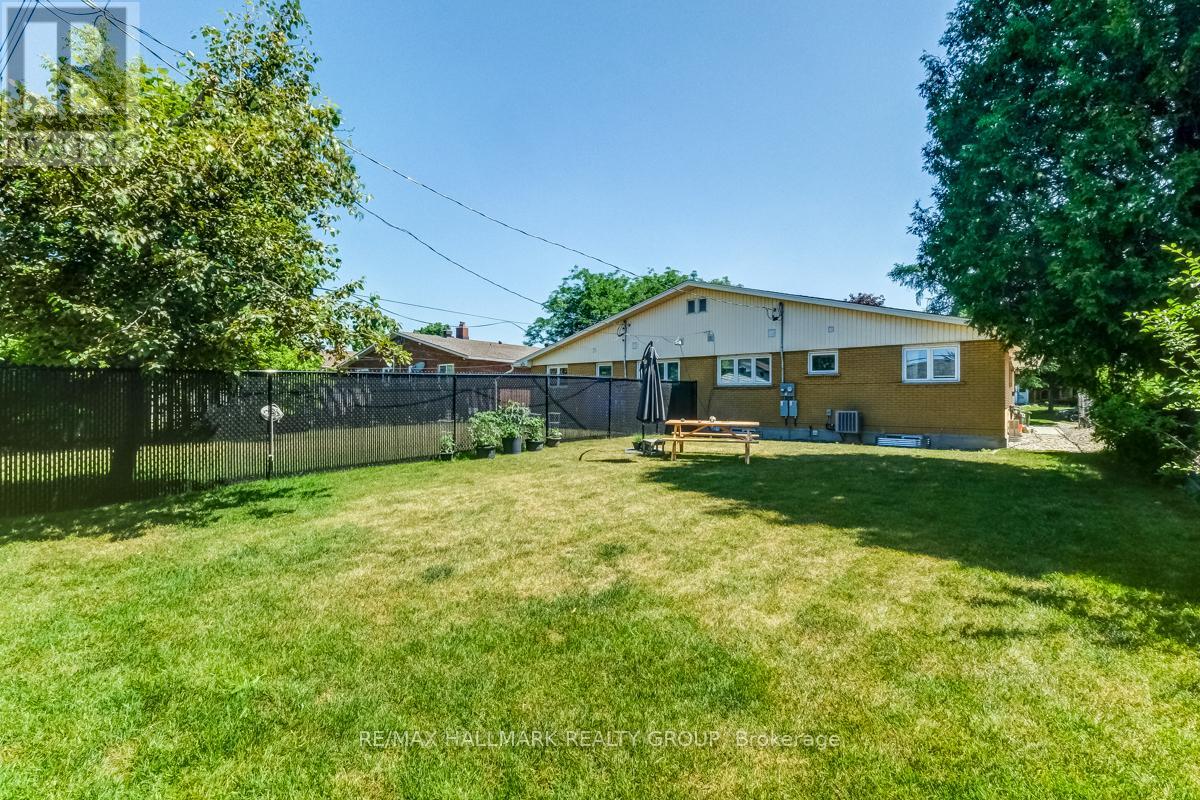 B - 848 Trojan Avenue, Ottawa, Ontario  K1K 2P9 - Photo 24 - X12865442