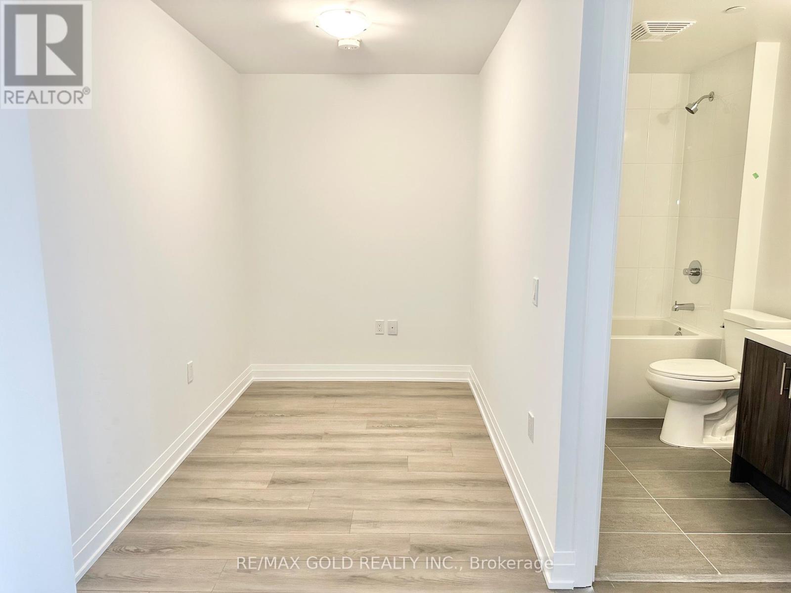 410 - 412 Silver Maple Road, Oakville, Ontario  L6H 7X8 - Photo 23 - W12864254