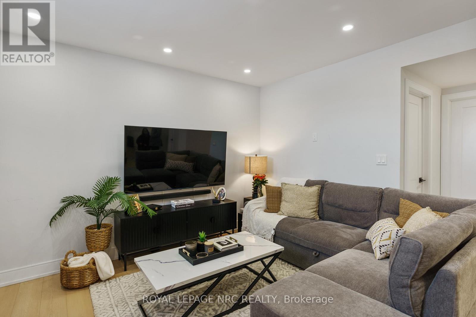 7384 Splendour Drive, Niagara Falls, Ontario  L2H 3V8 - Photo 27 - X12865344