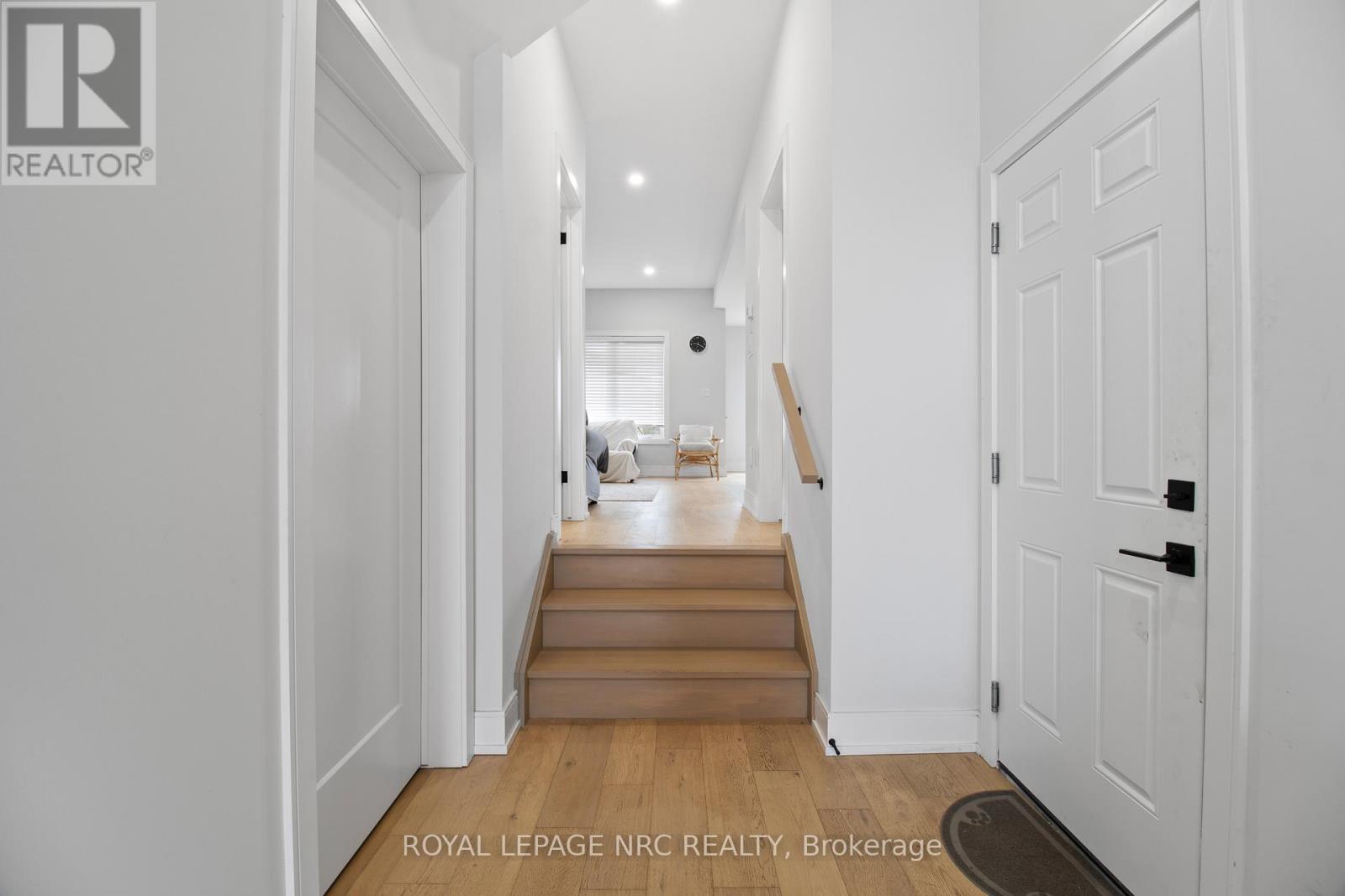 7384 Splendour Drive, Niagara Falls, Ontario  L2H 3V8 - Photo 6 - X12865344