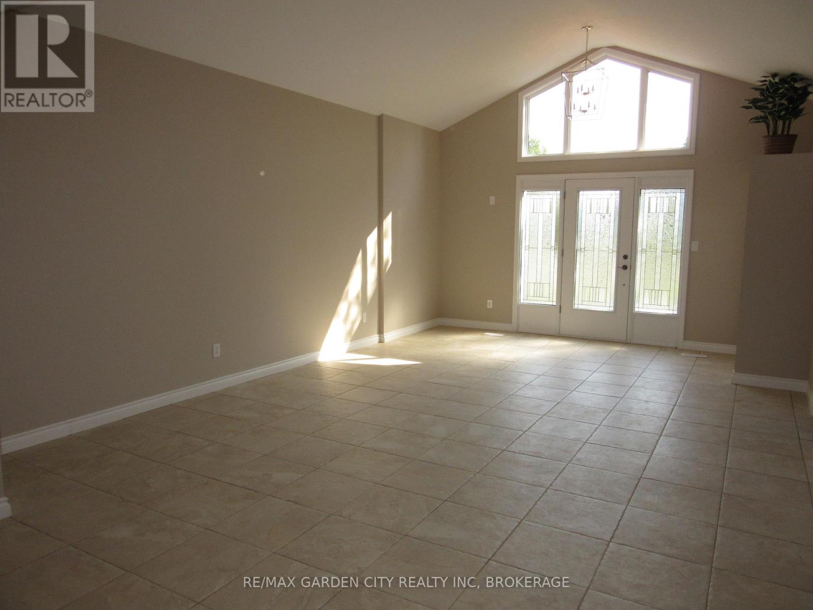 11981 Morris Road, Niagara Falls, Ontario  L3B 5N4 - Photo 3 - X12865516