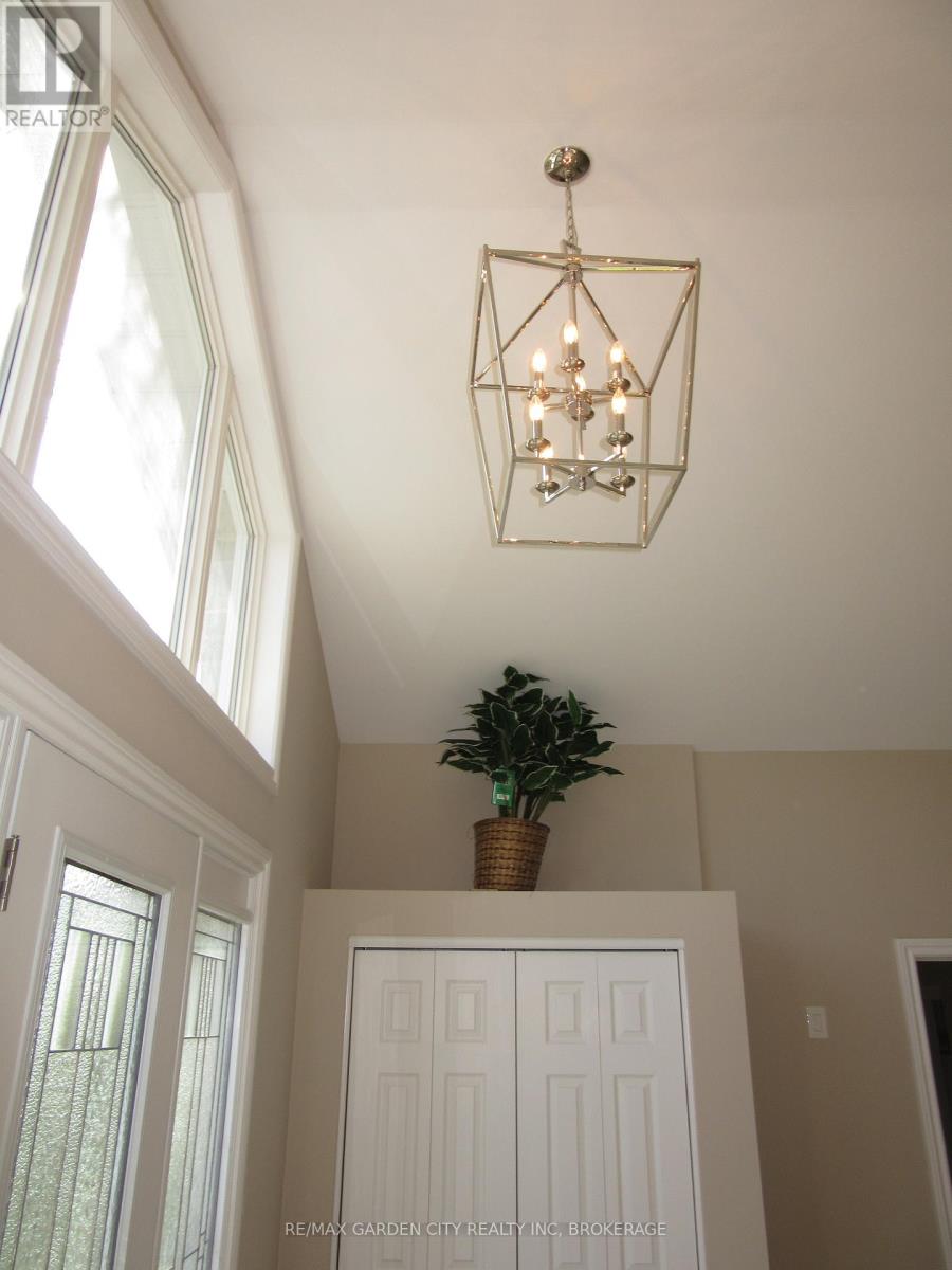 11981 Morris Road, Niagara Falls, Ontario  L3B 5N4 - Photo 4 - X12865516