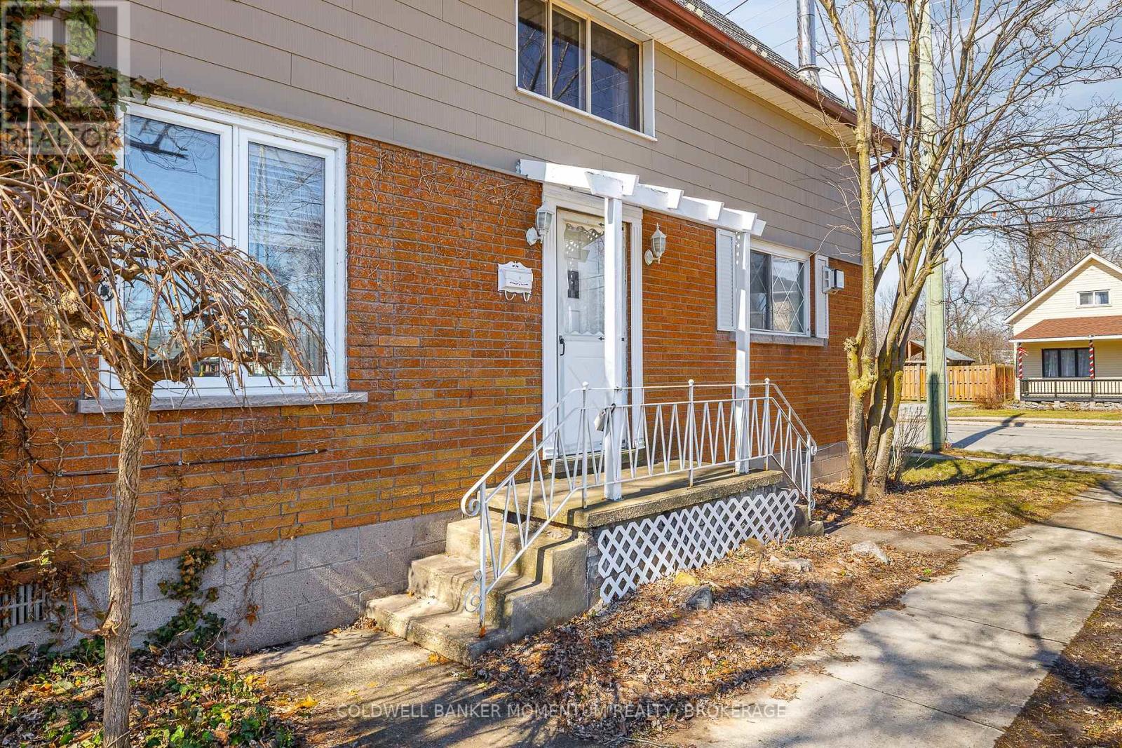 279 Gilmore Road, Fort Erie, Ontario  L2A 2M7 - Photo 4 - X12865580