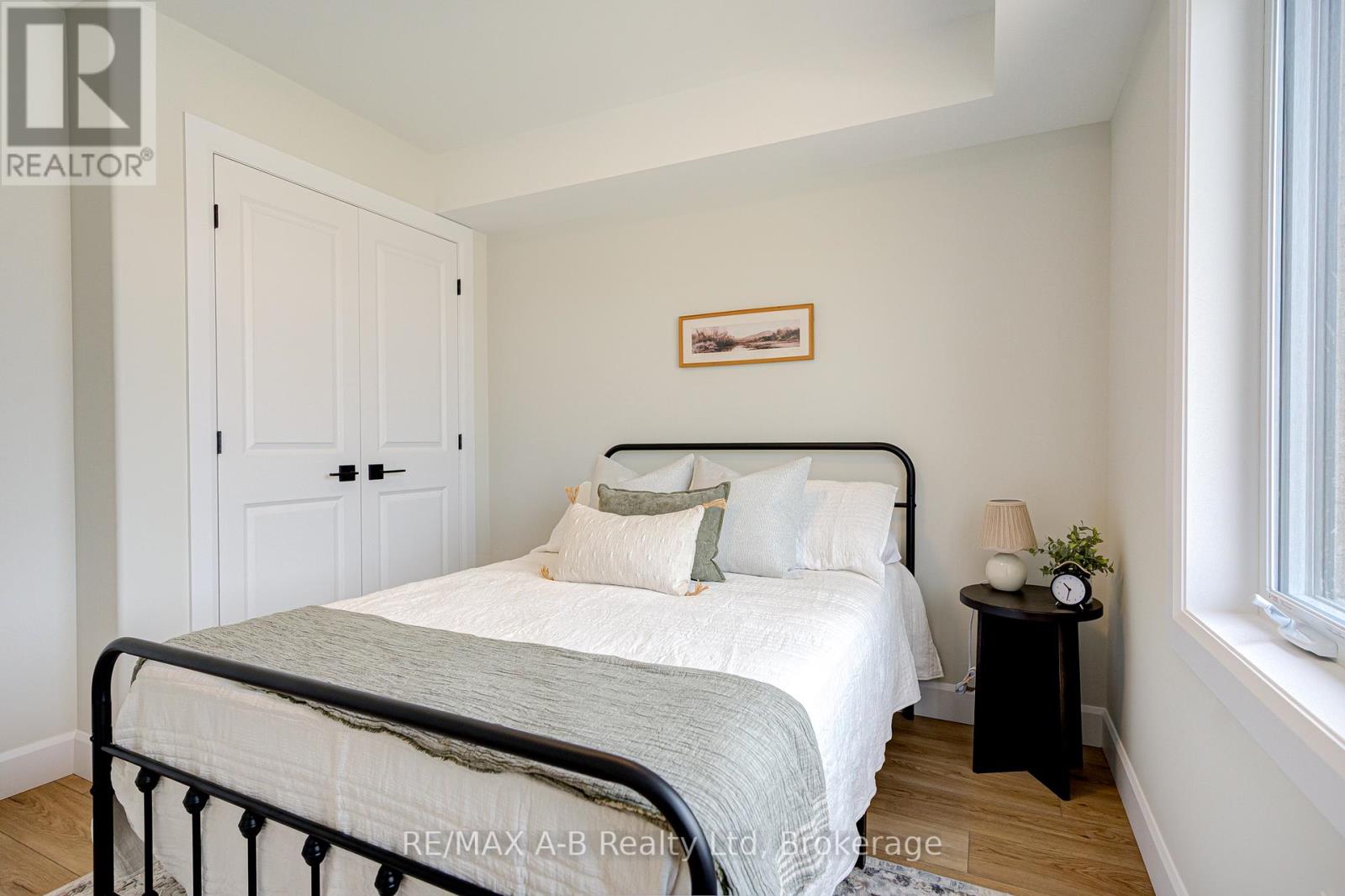 428 Queen Street, St. Marys, Ontario  N4X 1C4 - Photo 4 - X12865262