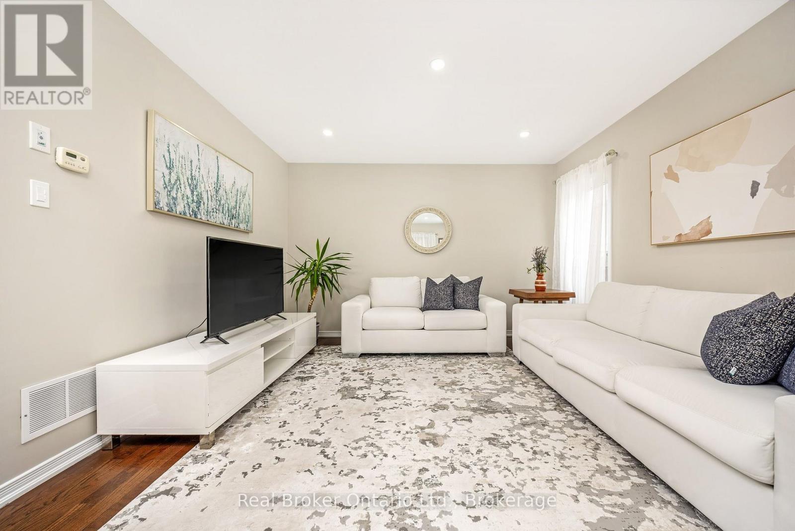 241 Pineglen Crescent, Kitchener, Ontario  N2R 0G2 - Photo 7 - X12865432