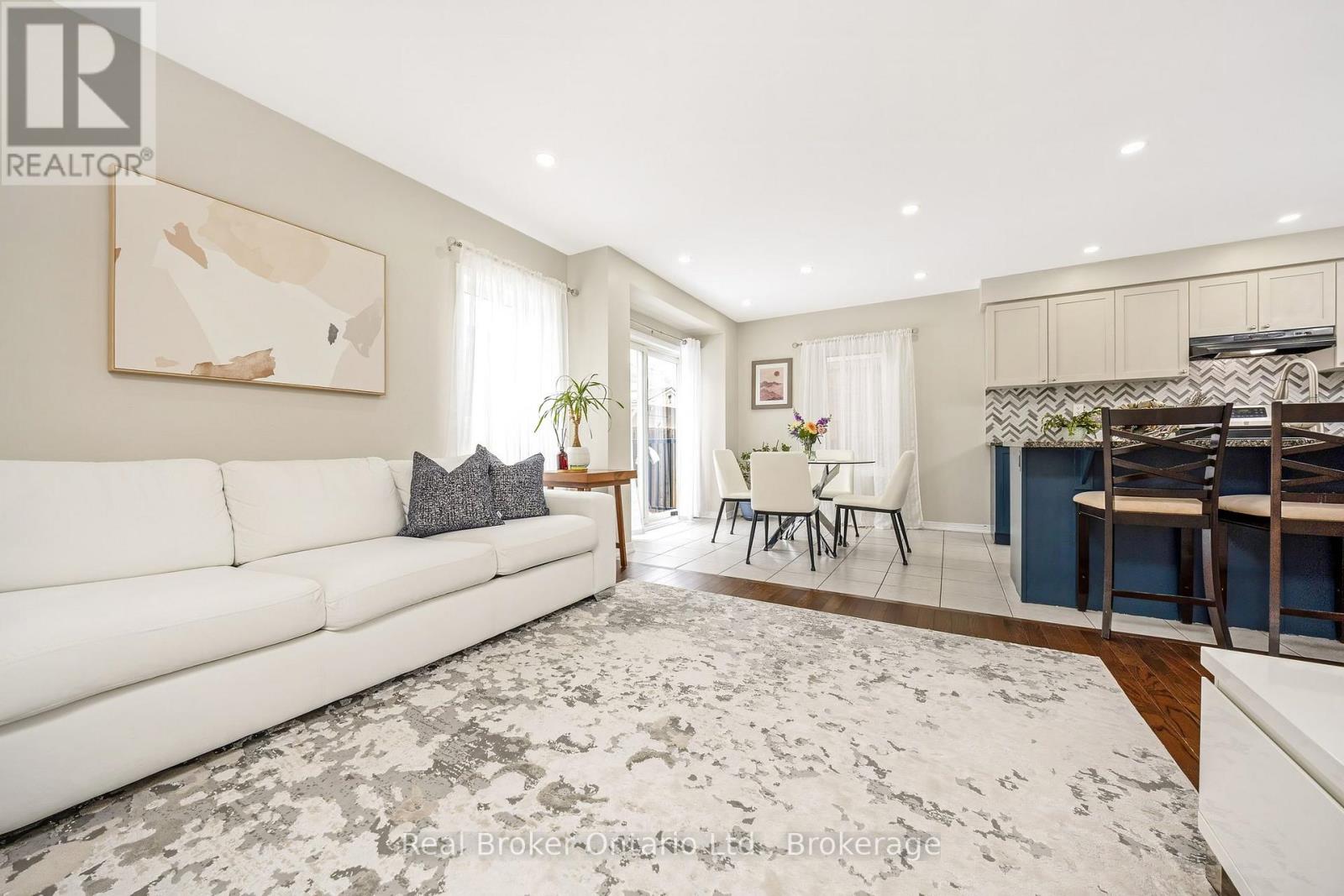 241 Pineglen Crescent, Kitchener, Ontario  N2R 0G2 - Photo 9 - X12865432