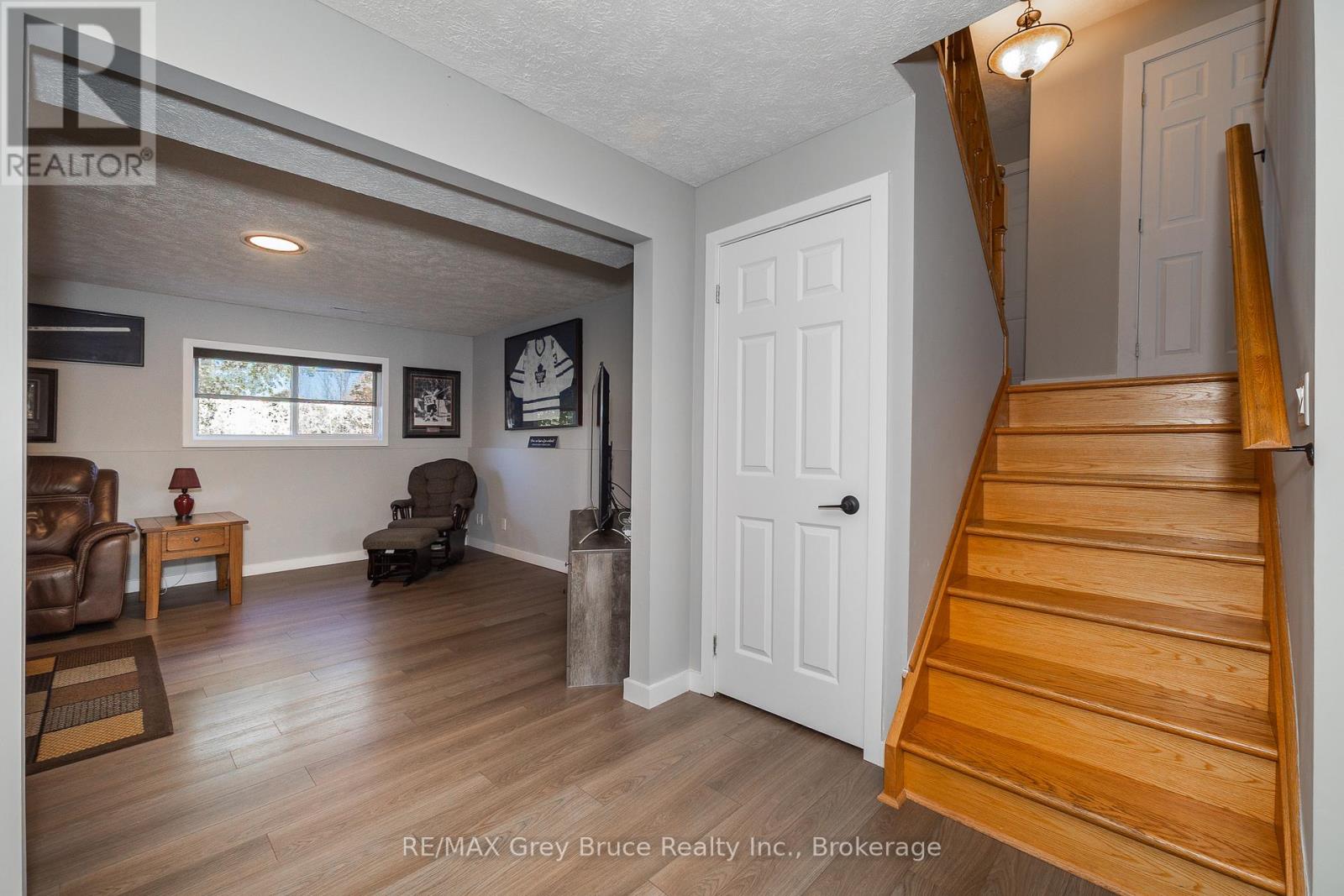 200050 10 Side Road, Georgian Bluffs, Ontario  N0H 2K0 - Photo 30 - X12865548