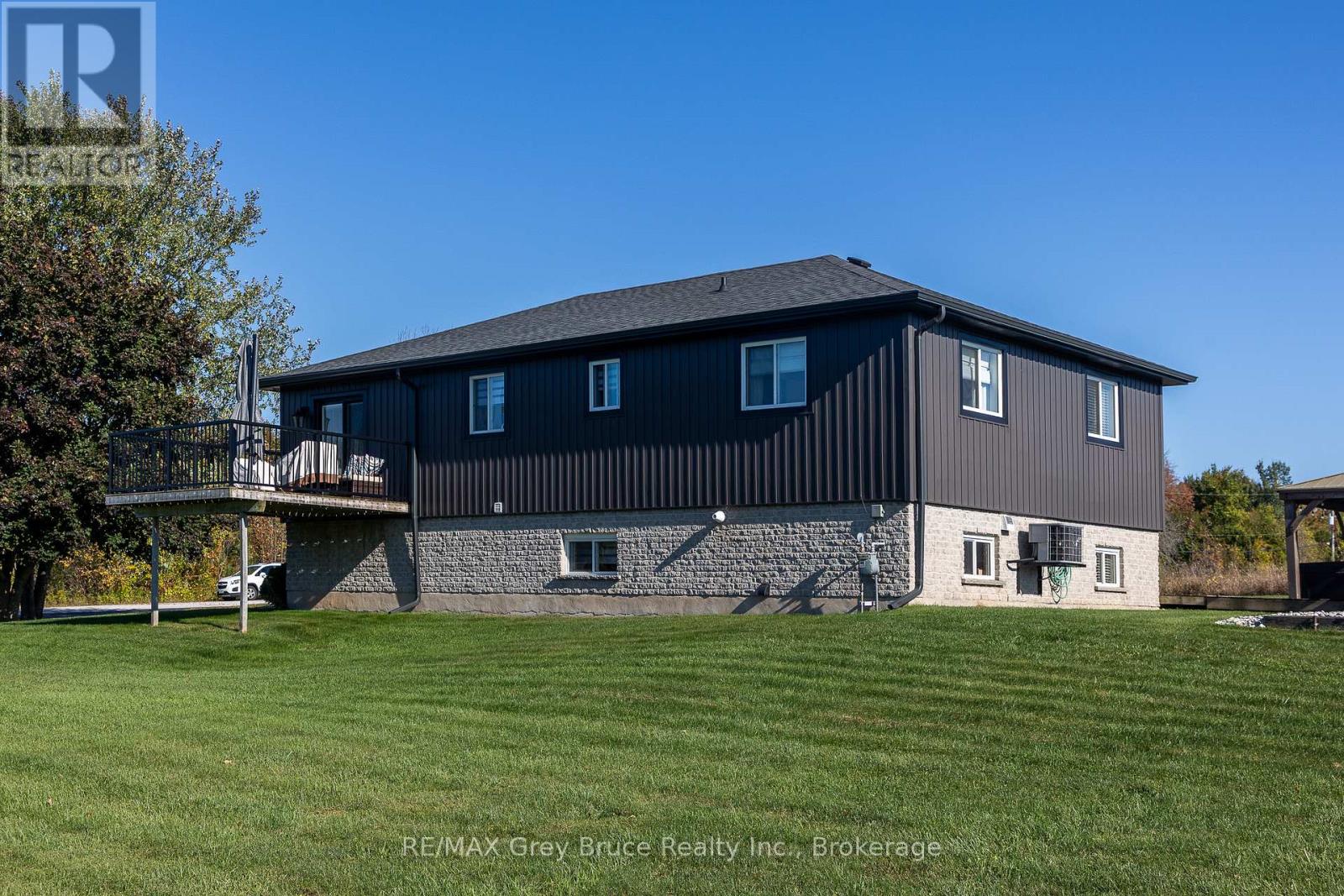 200050 10 Side Road, Georgian Bluffs, Ontario  N0H 2K0 - Photo 41 - X12865548