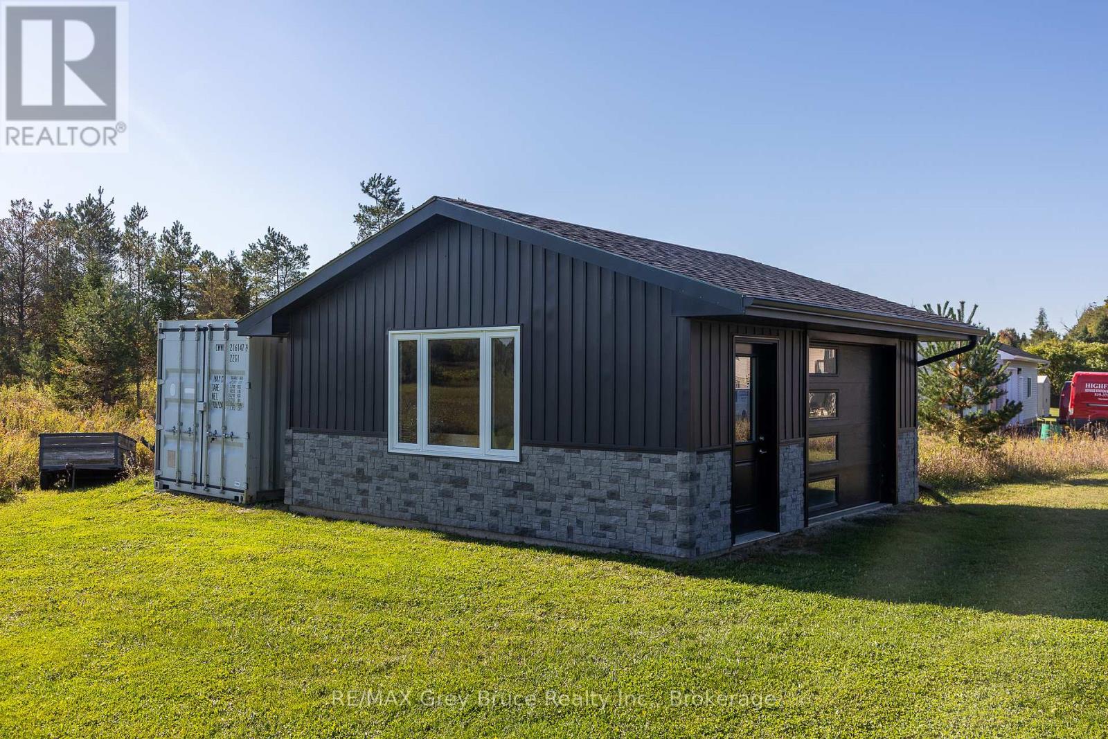 200050 10 Side Road, Georgian Bluffs, Ontario  N0H 2K0 - Photo 44 - X12865548