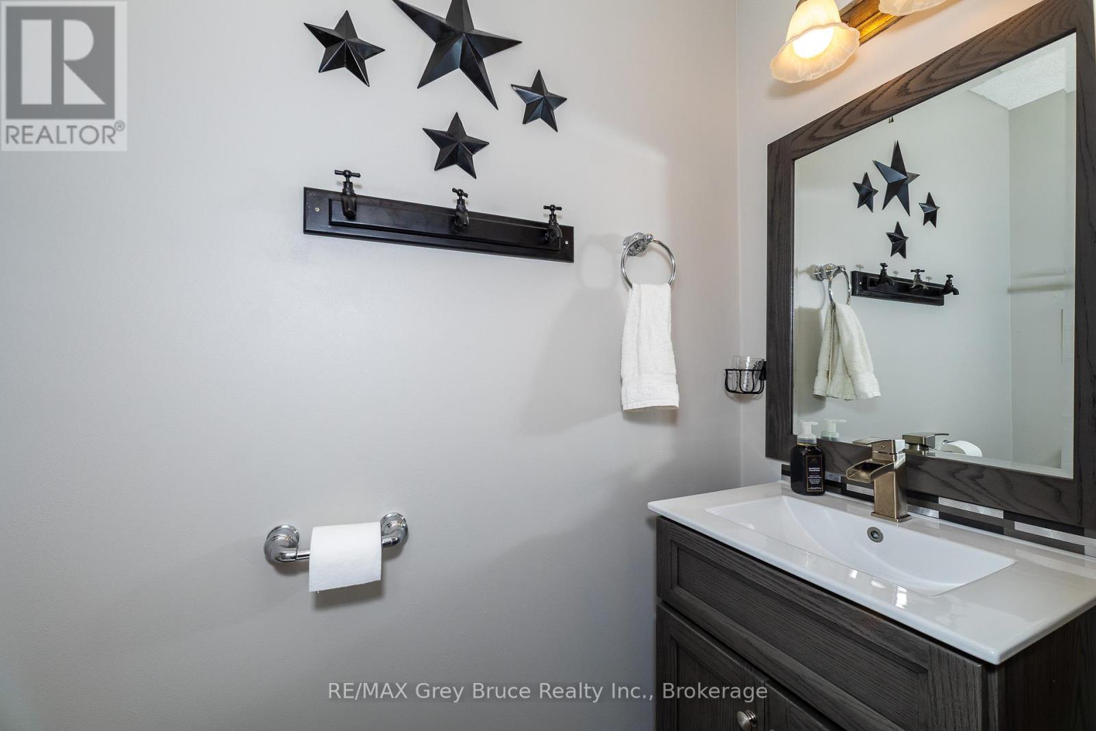 200050 10 Side Road, Georgian Bluffs, Ontario  N0H 2K0 - Photo 9 - X12865548