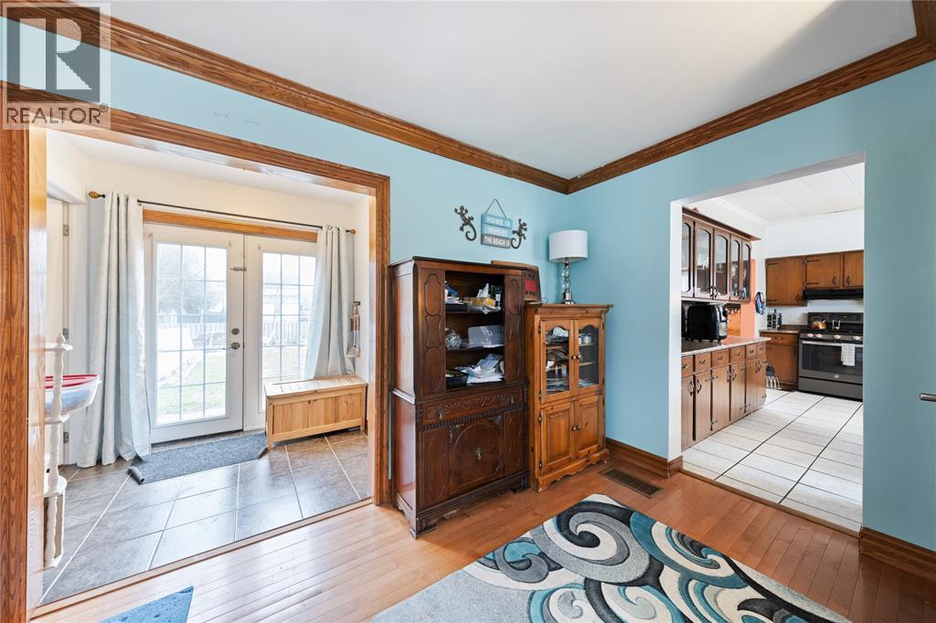 Photo 13 of 31 for 590 Simcoe Street