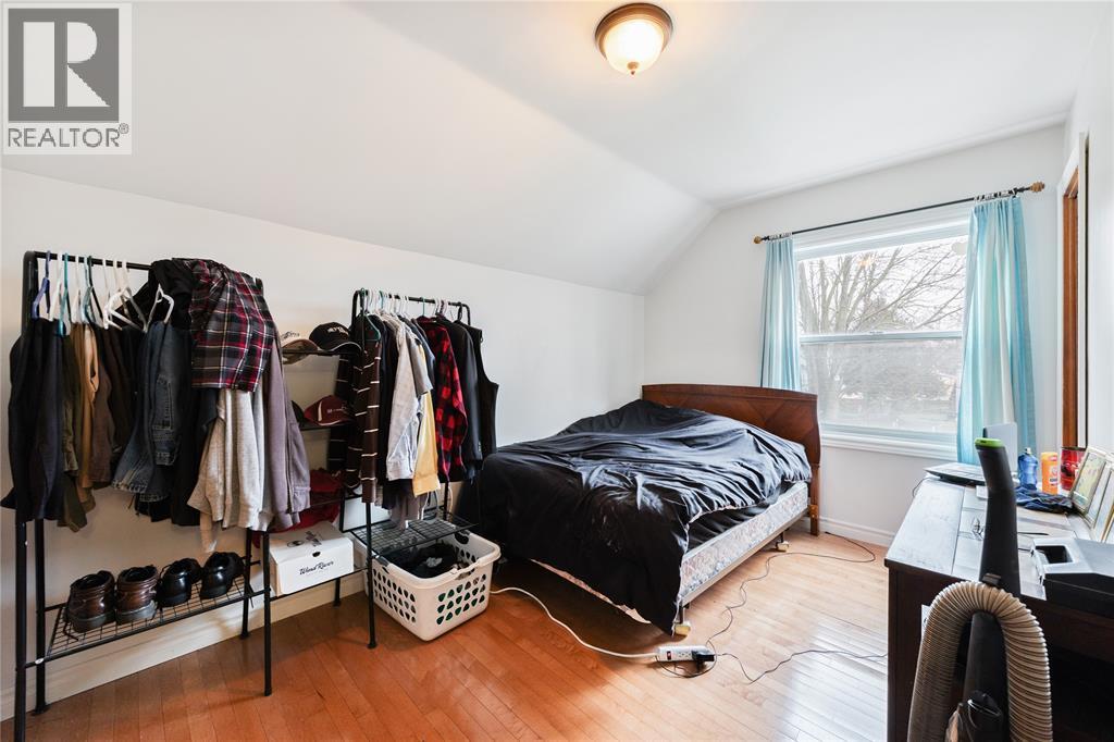 Photo 17 of 31 for 590 Simcoe Street