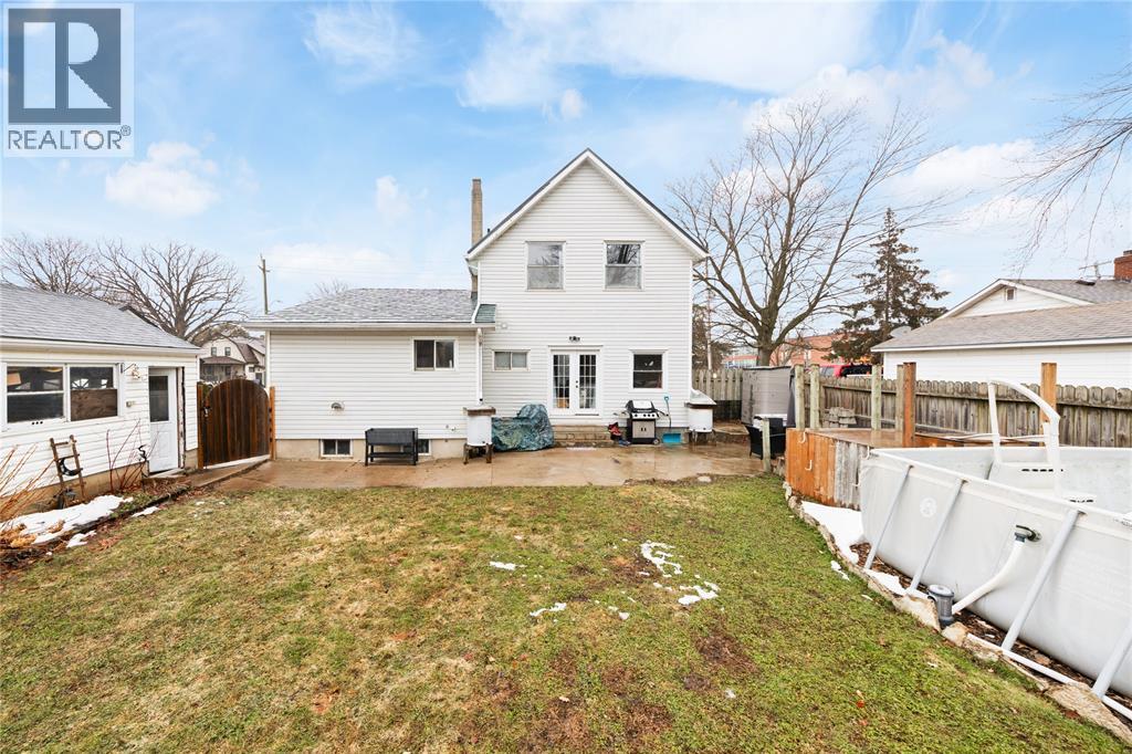 Photo 29 of 31 for 590 Simcoe Street