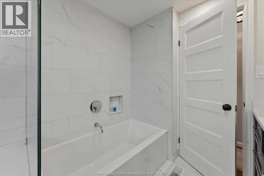 2905 Glenwood, Windsor, Ontario  N9E 2X7 - Photo 28 - 26004950