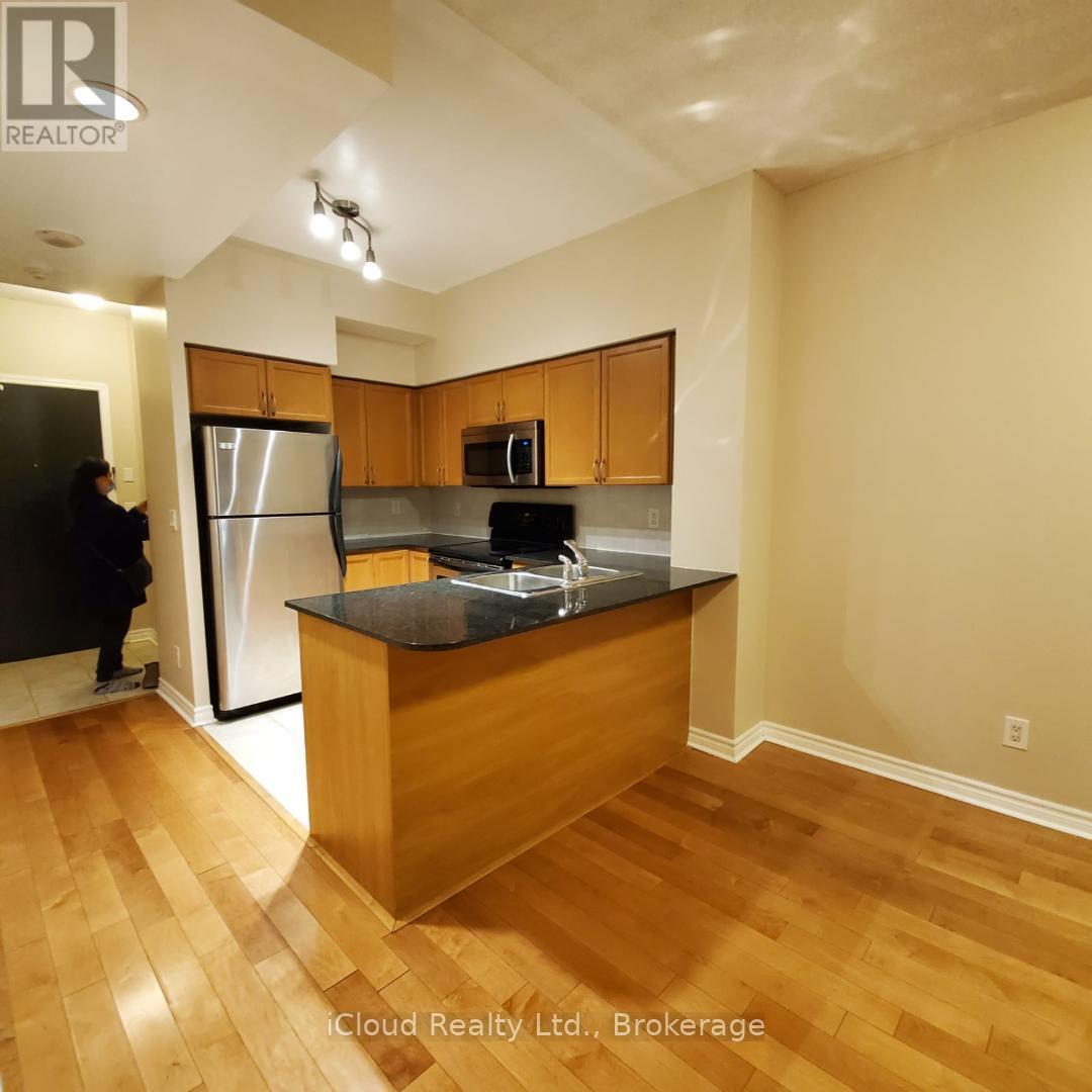 1107 - 388 Prince Of Wales Drive, Mississauga, Ontario L5B 0A1 - Photo 8 - W12777828