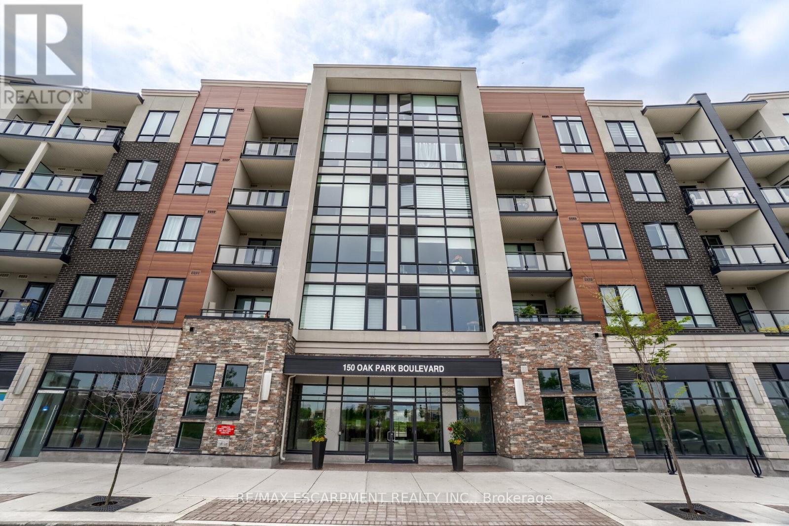 220 - 150 OAK PARK BOULEVARD, Oakville, Ontario