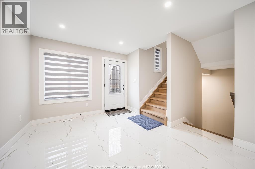 1156 Wellington Avenue, Windsor, Ontario  N9A 5K1 - Photo 3 - 26004928