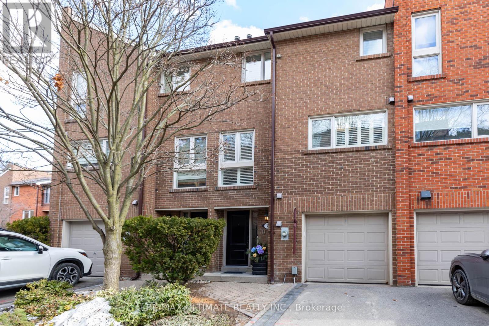 7 SYLVAN VALLEYWAY, Toronto, Ontario