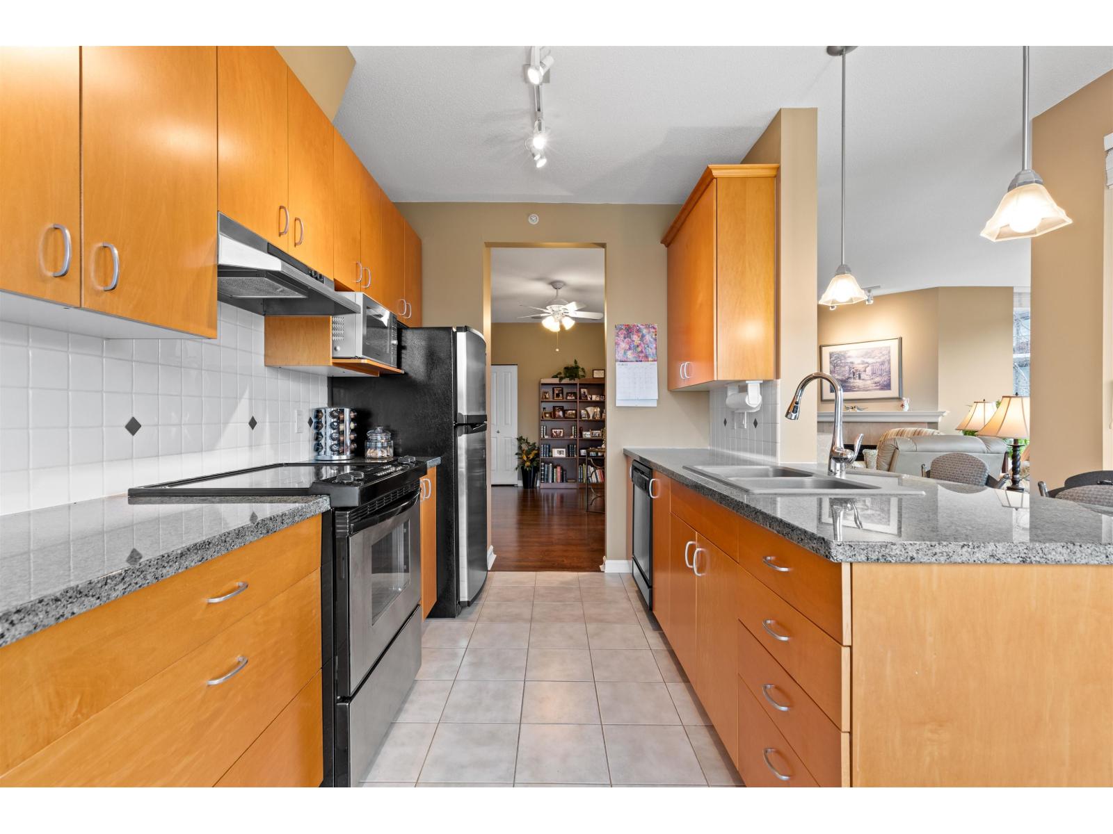 304 1581 Foster Street, White Rock, British Columbia  V4B 5M1 - Photo 8 - R3097240